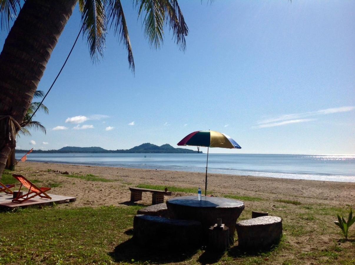 Ban Tawansongfa Hotel Lang Suan Luaran gambar