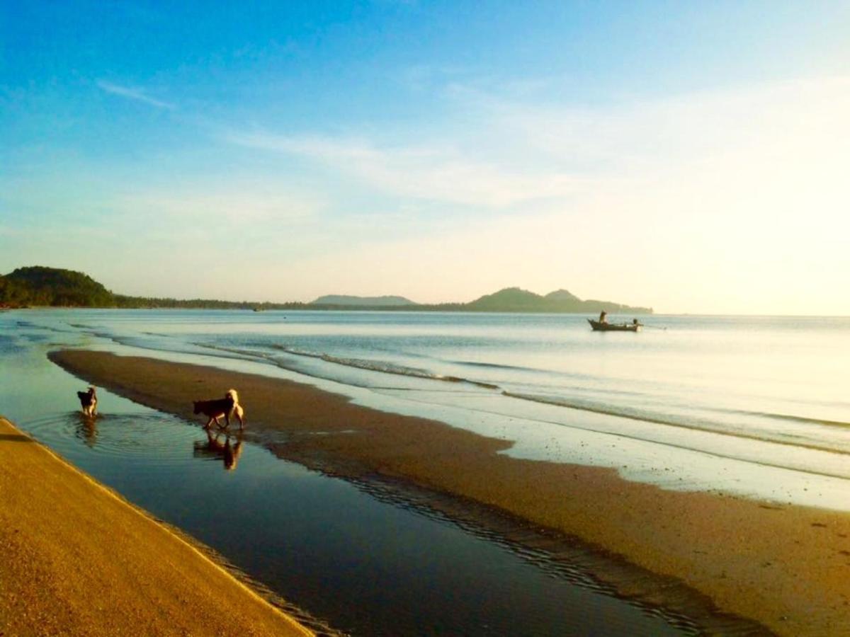 Ban Tawansongfa Hotel Lang Suan Luaran gambar