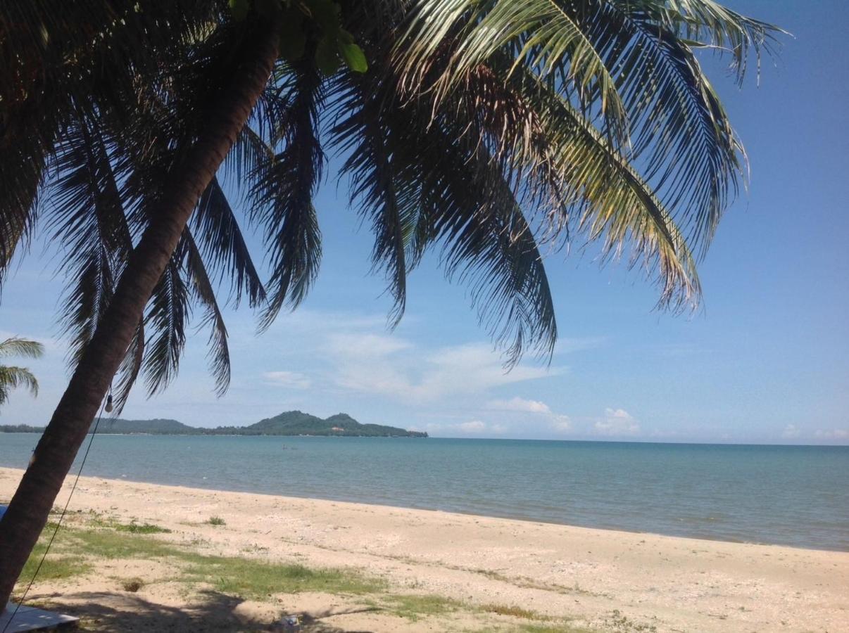 Ban Tawansongfa Hotel Lang Suan Luaran gambar